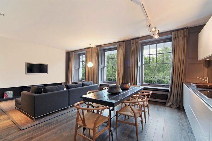2 Bedroom Flat To Rent In Cadogan Square, London, SW1X