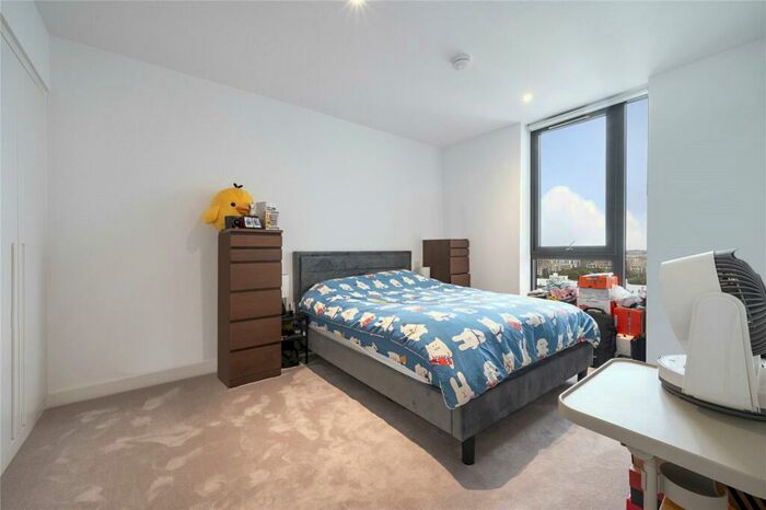 1 Bedroom Flat To Rent In Schooner Road, Silvertown, E16