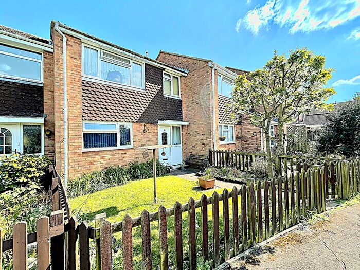 3 Bedroom Terraced House To Rent In Neale Way Bedford, MK43