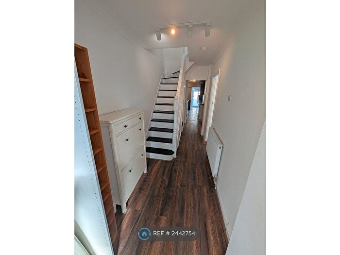 5 Bedroom Terraced House To Rent In Thurlow Gardens, Ilford, IG6