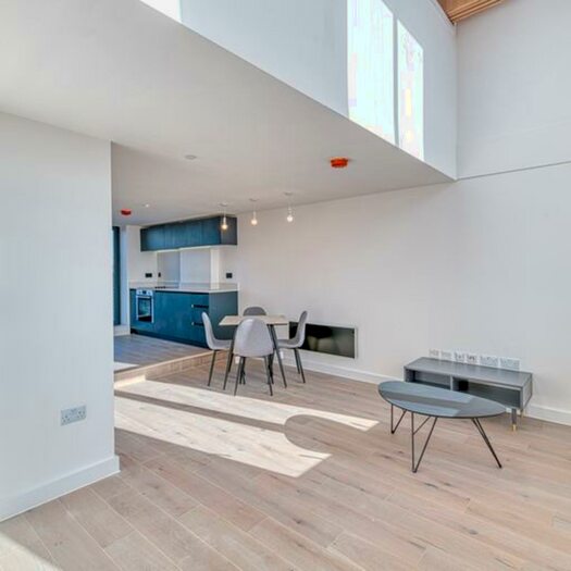 3 Bedroom Apartment To Rent In Spinners Way, Manchester, M15