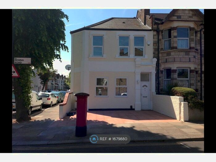 3 Bedroom Flat To Rent In Regina Road, West Ealing, W13