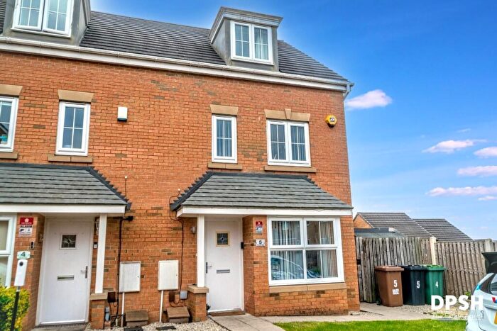 4 Bedroom Semi Detached House For Sale In Forest Yard, Middleton, Leeds, LS10