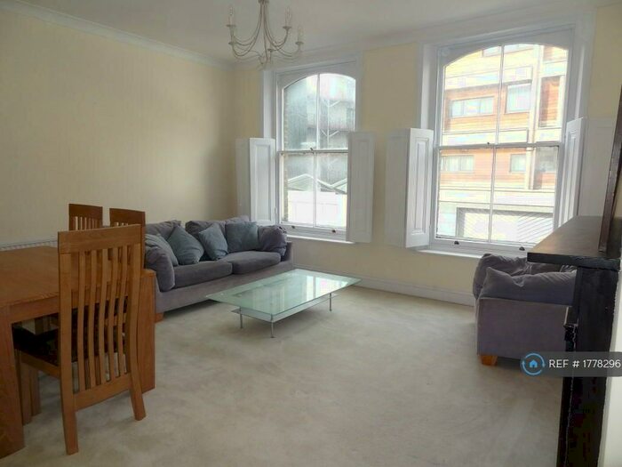 3 Bedroom Flat To Rent In Essex Road, London, N1