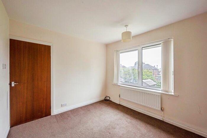 3 Bedroom Semi-Detached House For Sale In Bawtry Road, Hellaby, Rotherham, S66