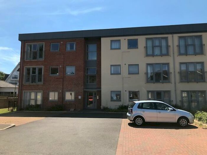 2 Bedroom Apartment To Rent In Wentworth Place, Binfield, RG42