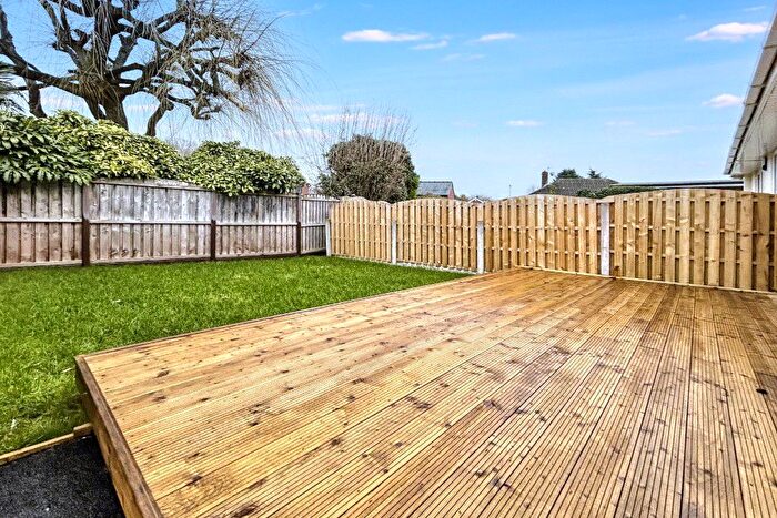 2 Bedroom Bungalow For Sale In Thornes Moor Drive, Wakefield, West Yorkshire, WF2