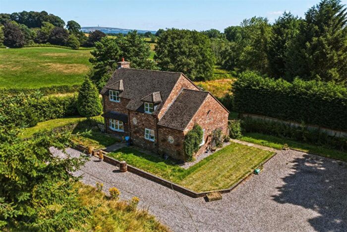 4 Bedroom Detached House For Sale In Fanshawe Lane, Henbury, Macclesfield, SK11