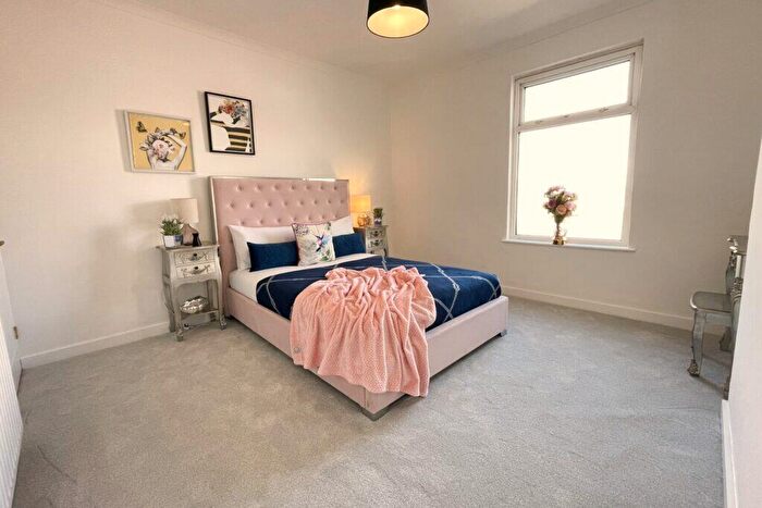 3 Bedroom Terraced House For Sale In Derbyshire Lane, Sheffield, S8
