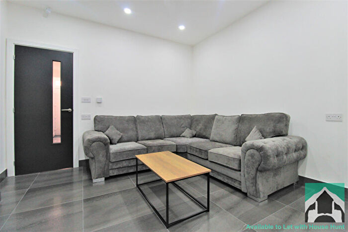 6 Bedroom House To Rent In Dawlish Road, Birmingham, B29