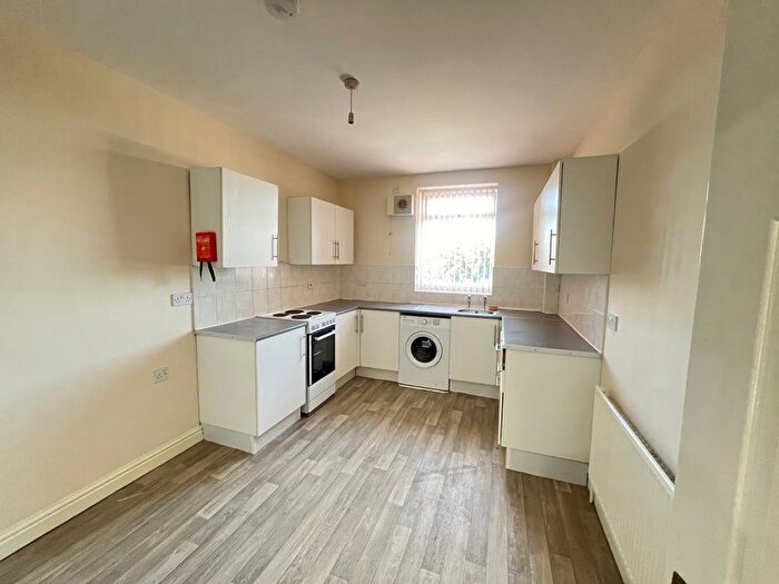 3 Bedroom Flat To Rent In King George Apartments, Stainforth, Doncaster, DN7