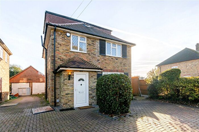 4 Bedroom Detached House For Sale In Northwood Road, Harefield, Uxbridge, UB9