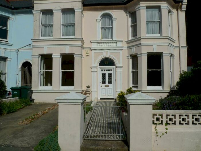 2 Bedroom Flat To Rent In Ground Floor Sackville Gardens, Hove, East Sussex, BN3