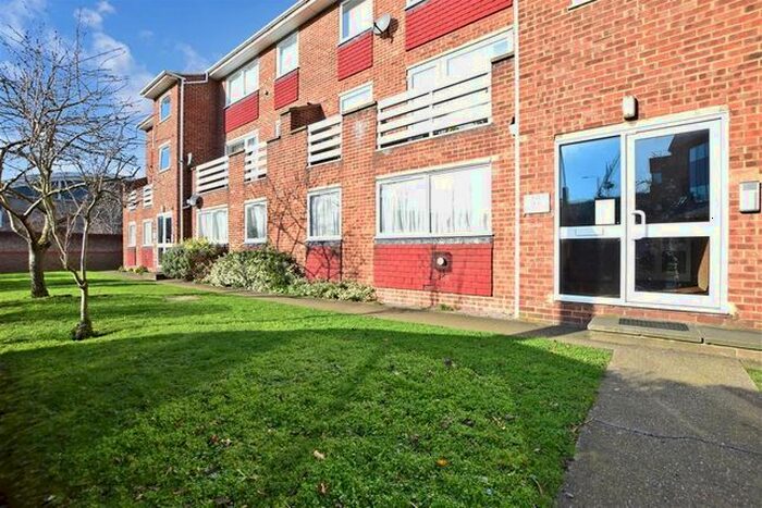 Studio To Rent In Mayplace Road West, Bexleyheath, DA7