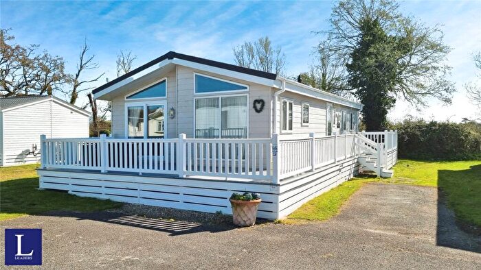 3 Bedroom Mobile Home For Sale In Vinnetrow Road, Runcton, Chichester, PO20