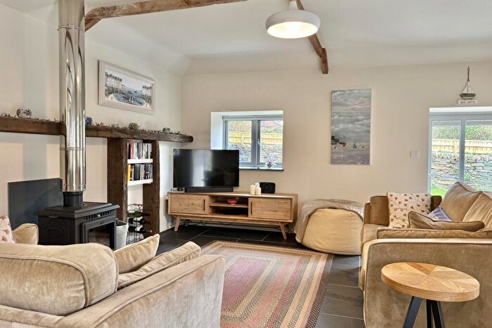 2 Bedroom Barn Conversion For Sale In Tredinnick Farm Barn, Wadebridge, PL27