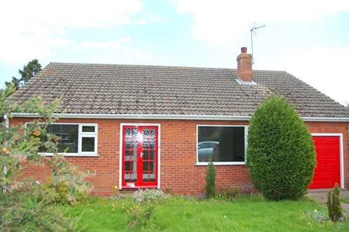 3 Bedroom Bungalow To Rent In Collingham, Newark, NG23