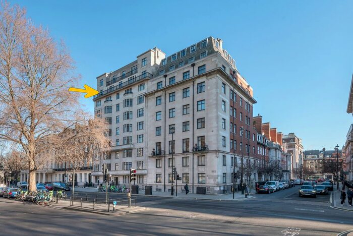 2 Bedroom Flat To Rent In Portland Place, London, W1B