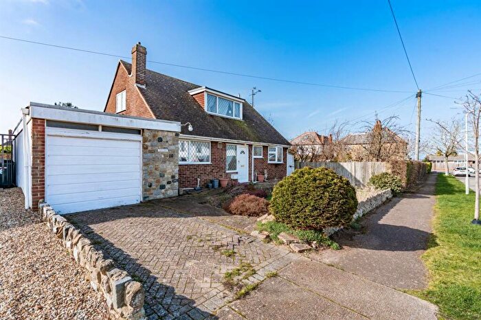 4 Bedroom Detached Bungalow For Sale In Genesta Avenue, Whitstable, CT5