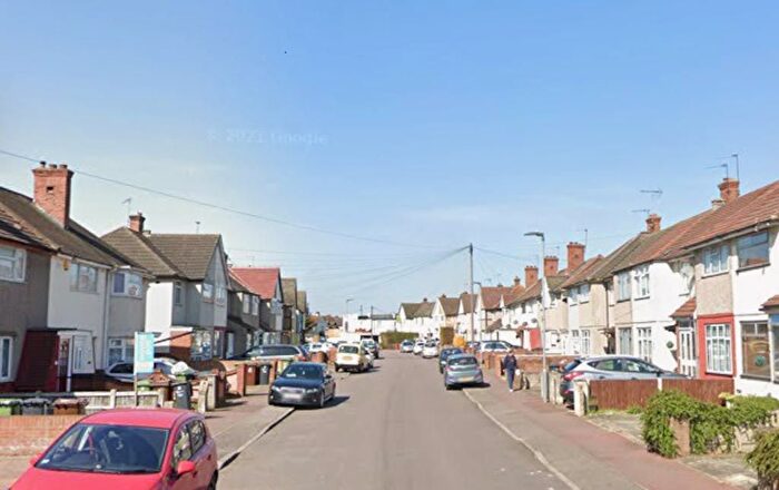 4 Bedroom Detached House To Rent In School Road, Dagenham, Essex, Essex, RM10
