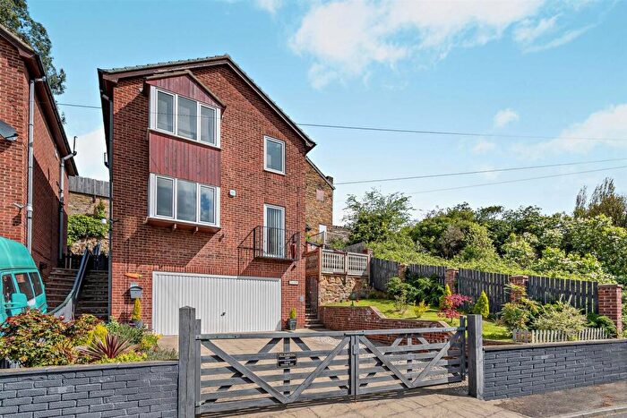 3 Bedroom Detached House For Sale In Grove Street, Worsbrough, Barnsley, S70