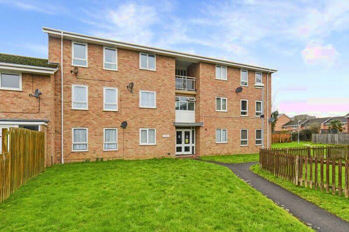 2 Bedroom Flat To Rent In Hope Close, Dorchester, DT2
