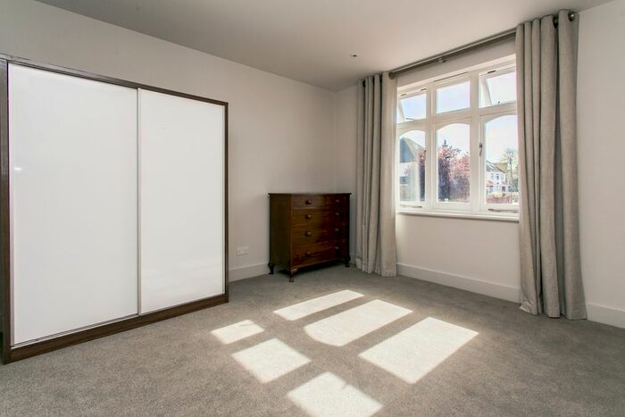 1 Bedroom Flat To Rent In Woodfield Avenue, London, SW16