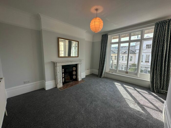 1 Bedroom Flat To Rent In York Road, Tunbridge Wells, TN1