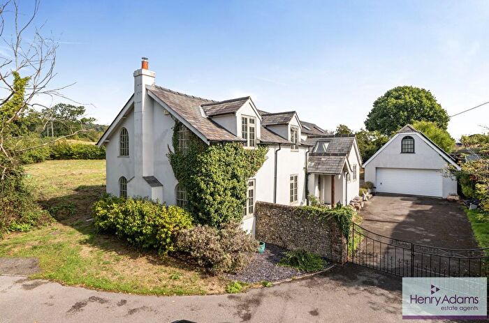 4 Bedroom Detached House For Sale In Stroud, Petersfield, GU32