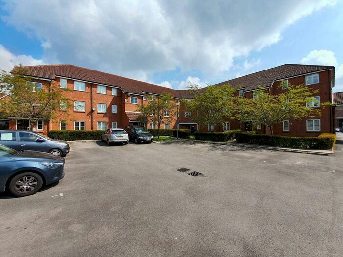 2 Bedroom Apartment To Rent In Layton Street, Welwyn Garden City, AL7
