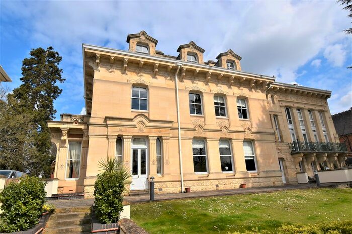 2 Bedroom Flat To Rent In Goodway House, Copps Road, Leamington Spa, Warwickshire CV32