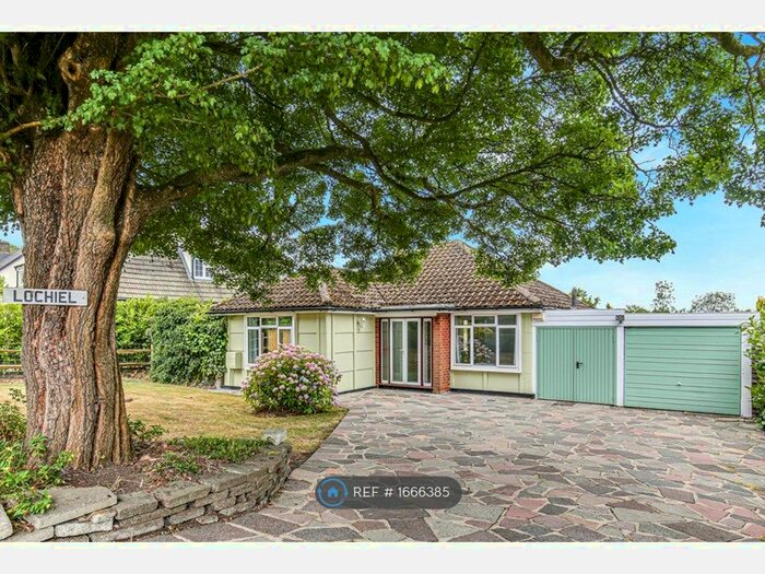 3 Bedroom Bungalow To Rent In Ricketts Hill Road, Tatsfield, Westerham, TN16