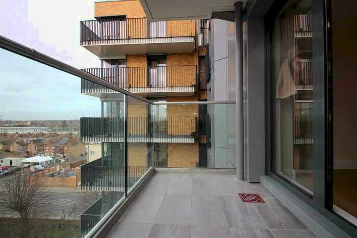 2 Bedroom Apartment To Rent In (New Build With Balcony) Charter House, High Road, Ilford, IG1