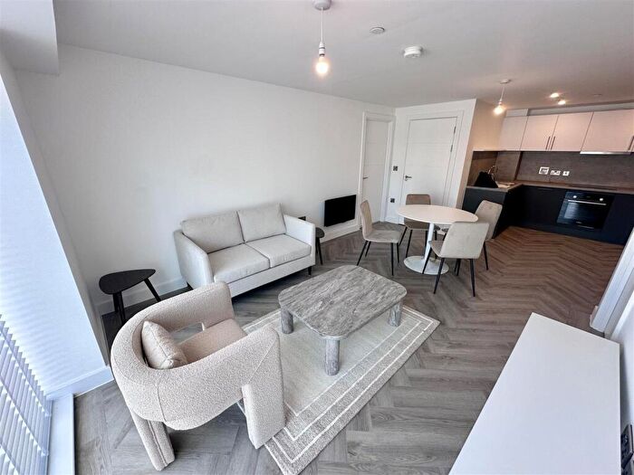 2 Bedroom Apartment To Rent In Chapmans Yard, Upper Gough Street, Birmingham, B1