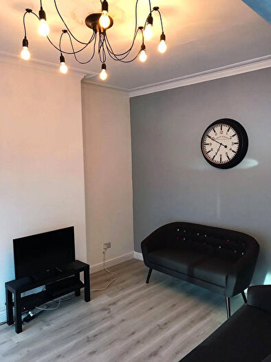 5 Bedroom House To Rent In Trelawn St, Leeds, LS6