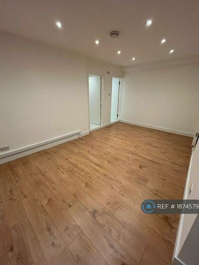 2 Bedroom Flat To Rent In Rupa House, Folkestone, CT19