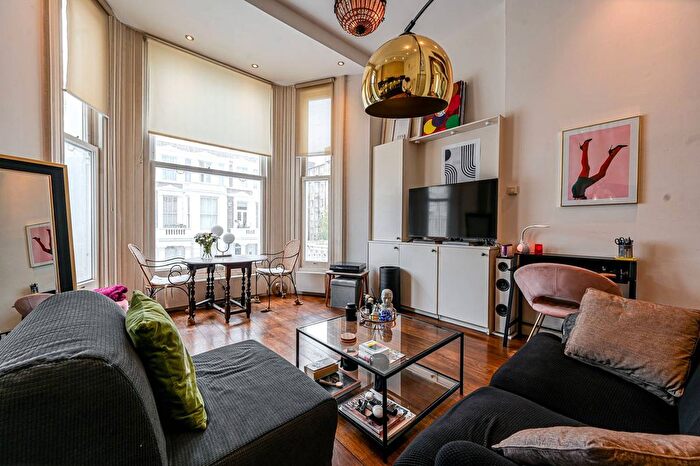 1 Bedroom Flat For Sale In Nevern Road, Earls Court, London, SW5