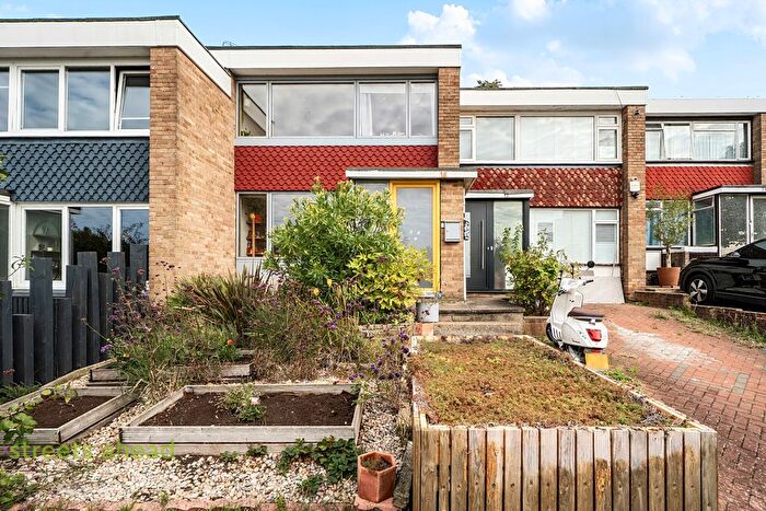 3 Bedroom Terraced House For Sale In White Lodge, London, SE19