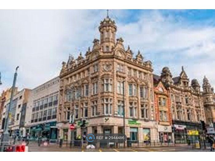 2 Bedroom Flat To Rent In Bedroom Hepworth Chambers, Leeds, LS1