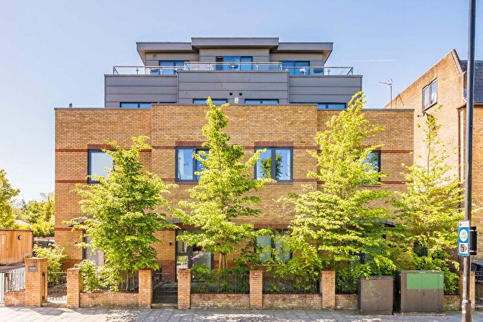 1 Bedroom Flat For Sale In St. Johns Road, Isleworth, TW7