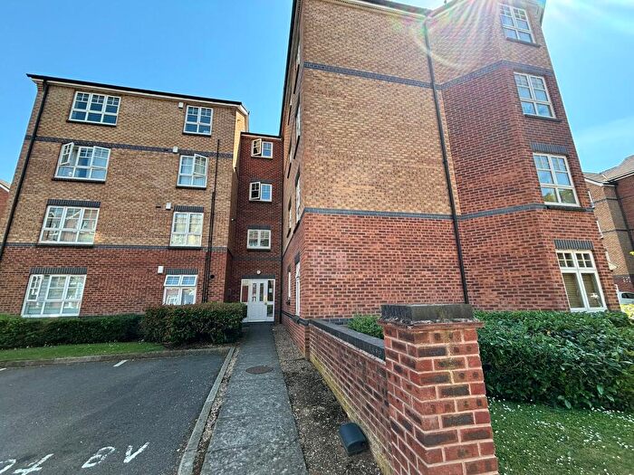 2 Bedroom Flat To Rent In Beckets View, Northampton, NN1