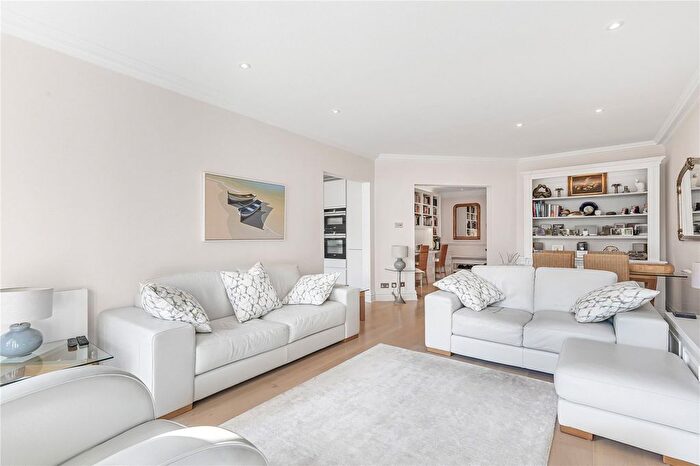 2 Bedroom Flat For Sale In Blanchard House, Clevedon Road, Twickenham, TW1