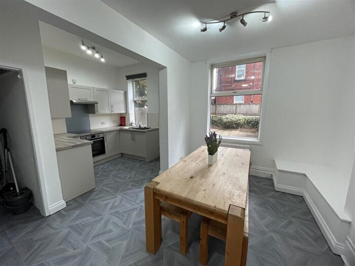 5 Bedroom Terraced House To Rent In St Michaels Terrace, Headingley, Leeds, LS6