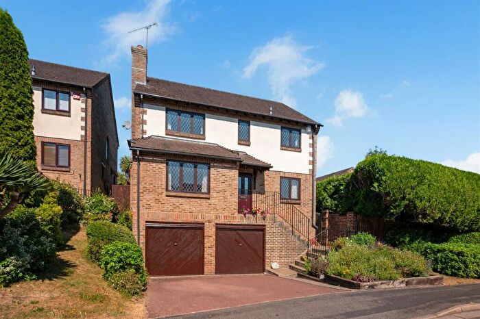4 Bedroom Detached House For Sale In Lower Bere Wood, Waterlooville, PO7
