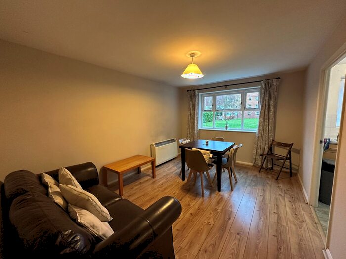 1 Bedroom Flat To Rent In Macmillan Way, London, SW17