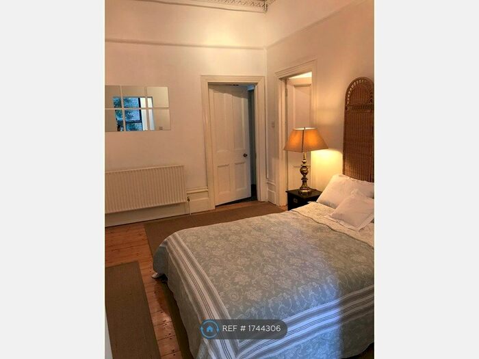 1 Bedroom Flat To Rent In Kings Avenue, London, SW4