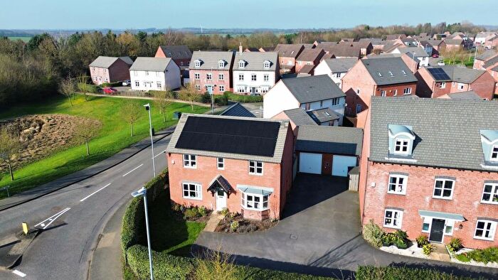 4 Bedroom Detached House For Sale In Stonebridge Close, Ibstock, LE67