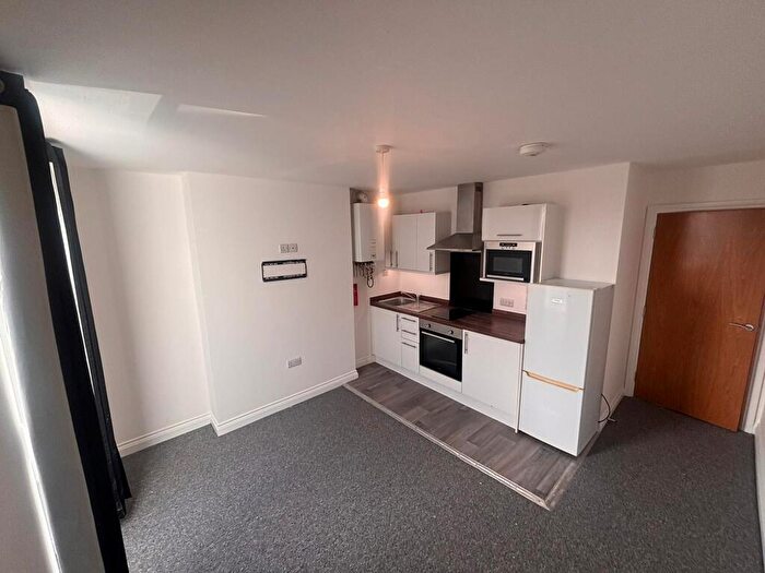 1 Bedroom Apartment To Rent In - Flat C Embankment Road, PL4