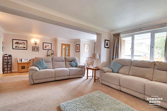 3 Bedroom Detached House For Sale In Giles Road, Lichfield, WS13