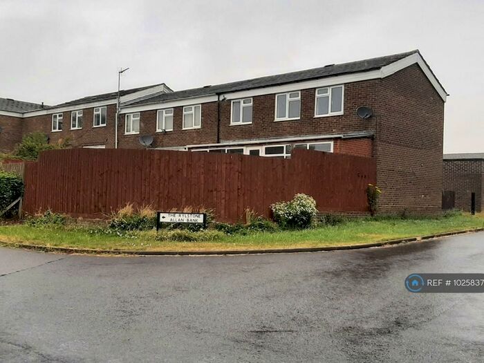 3 Bedroom End Of Terrace House To Rent In The Rylstone, Wellingborough, NN8